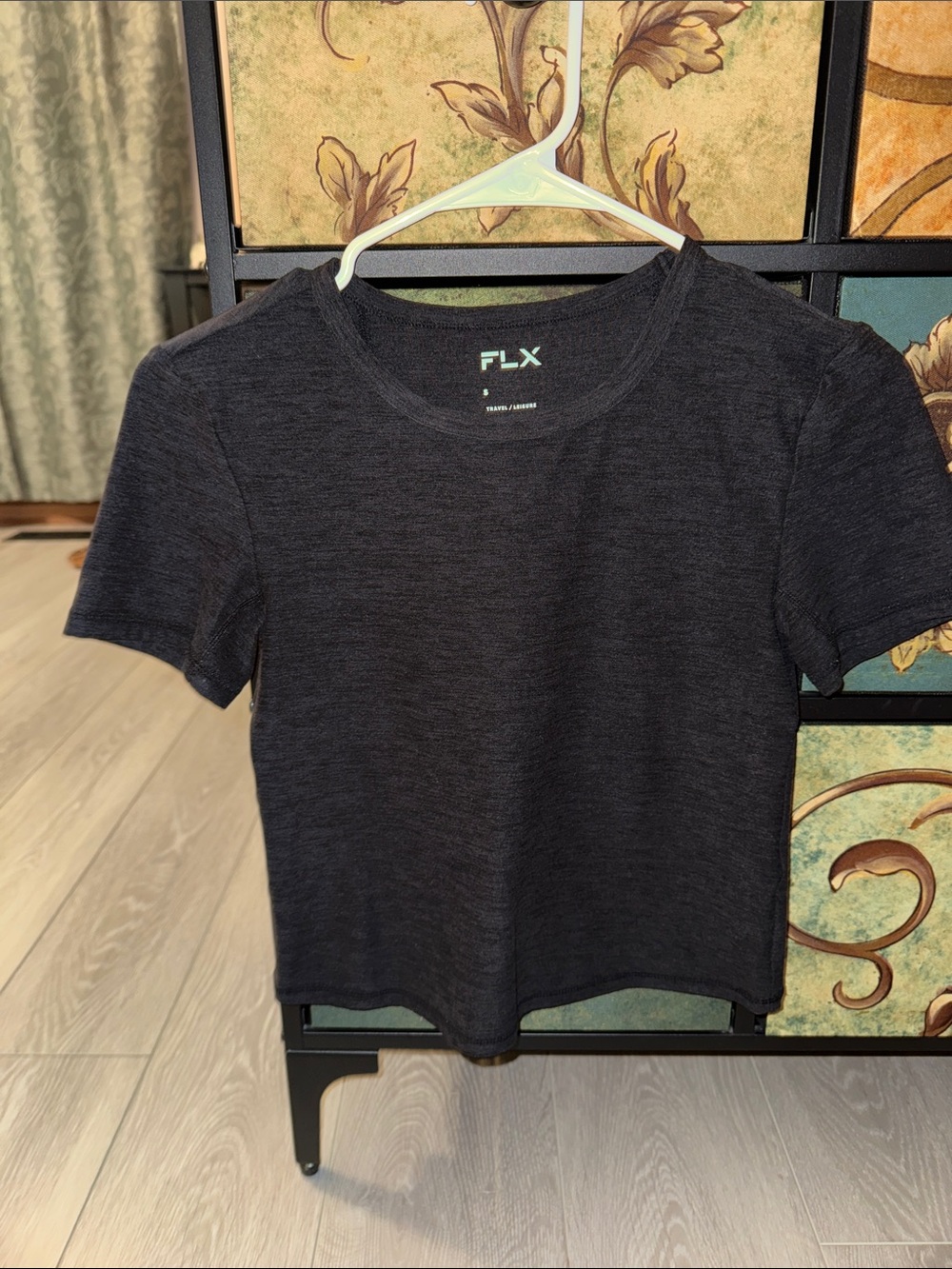 FLX Women's Black Short Sleeve Cropped Tee